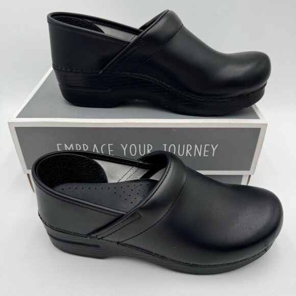 Dansko Shoes - Dansko Women's Professional size EU 39 woman’s 8.5 9 Black like new